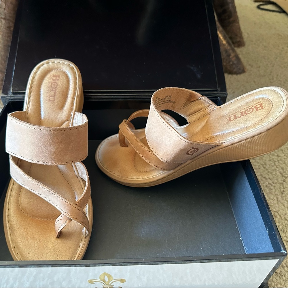 Sandals - Picture 2 of 4